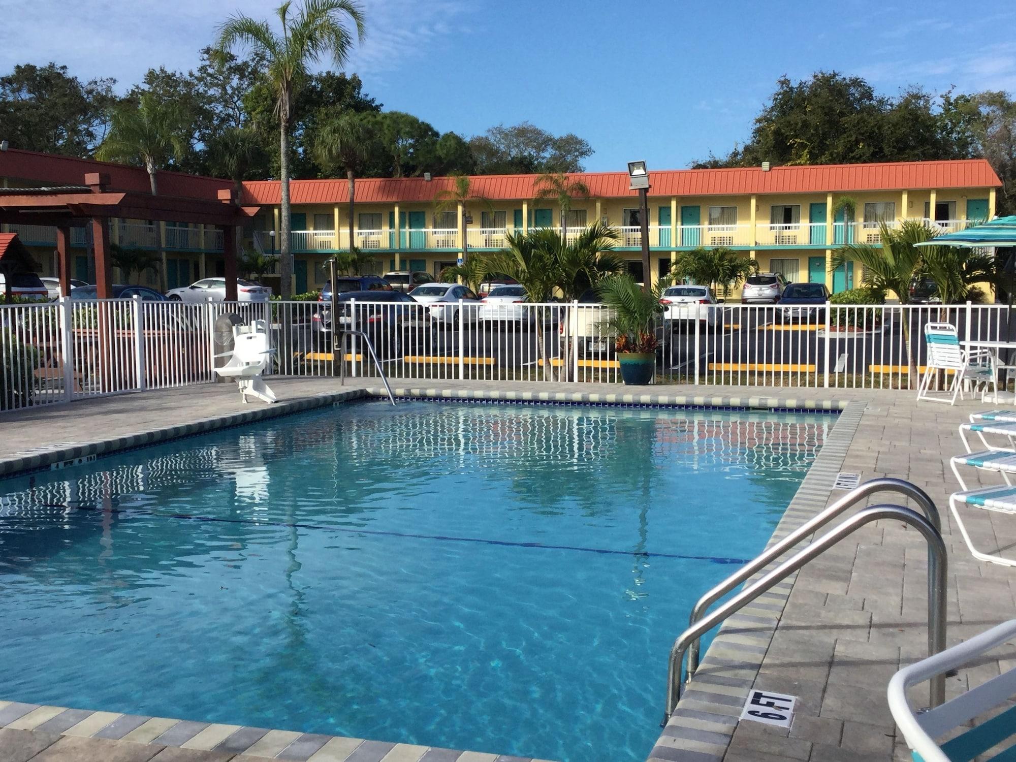 Super 8 By Wyndham Sarasota Near Siesta Key Motel Luaran gambar