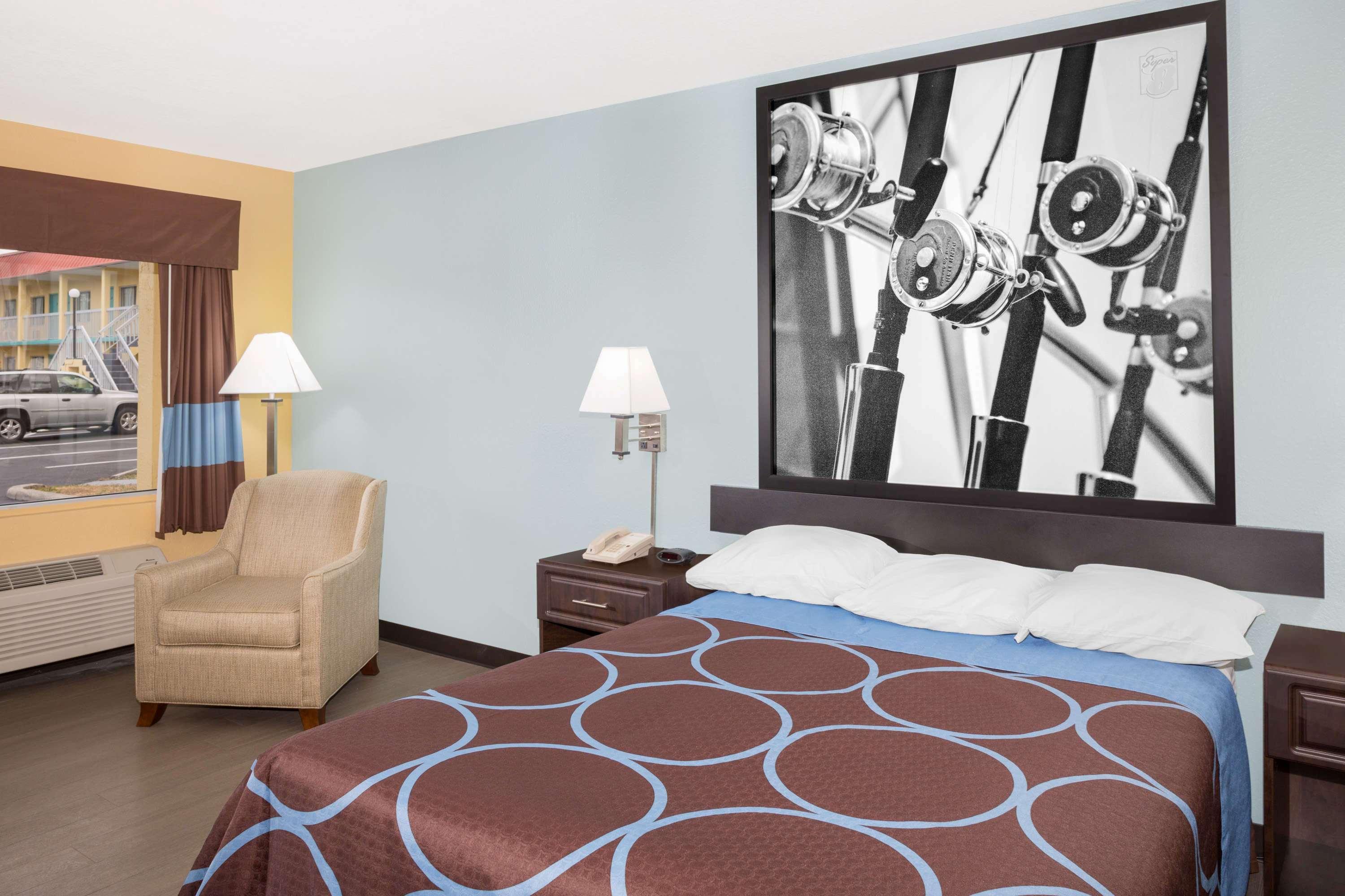 Super 8 By Wyndham Sarasota Near Siesta Key Motel Luaran gambar