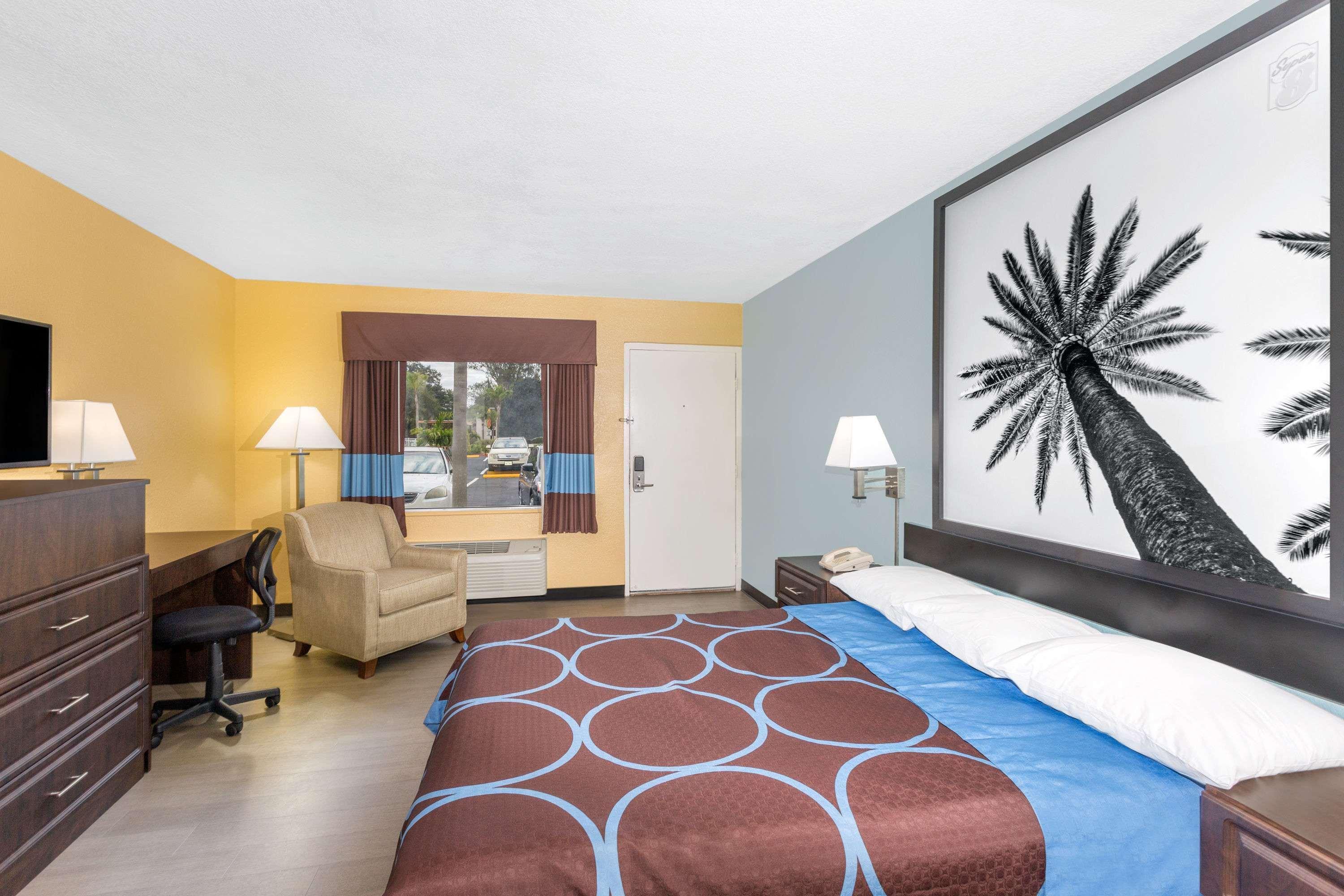 Super 8 By Wyndham Sarasota Near Siesta Key Motel Luaran gambar