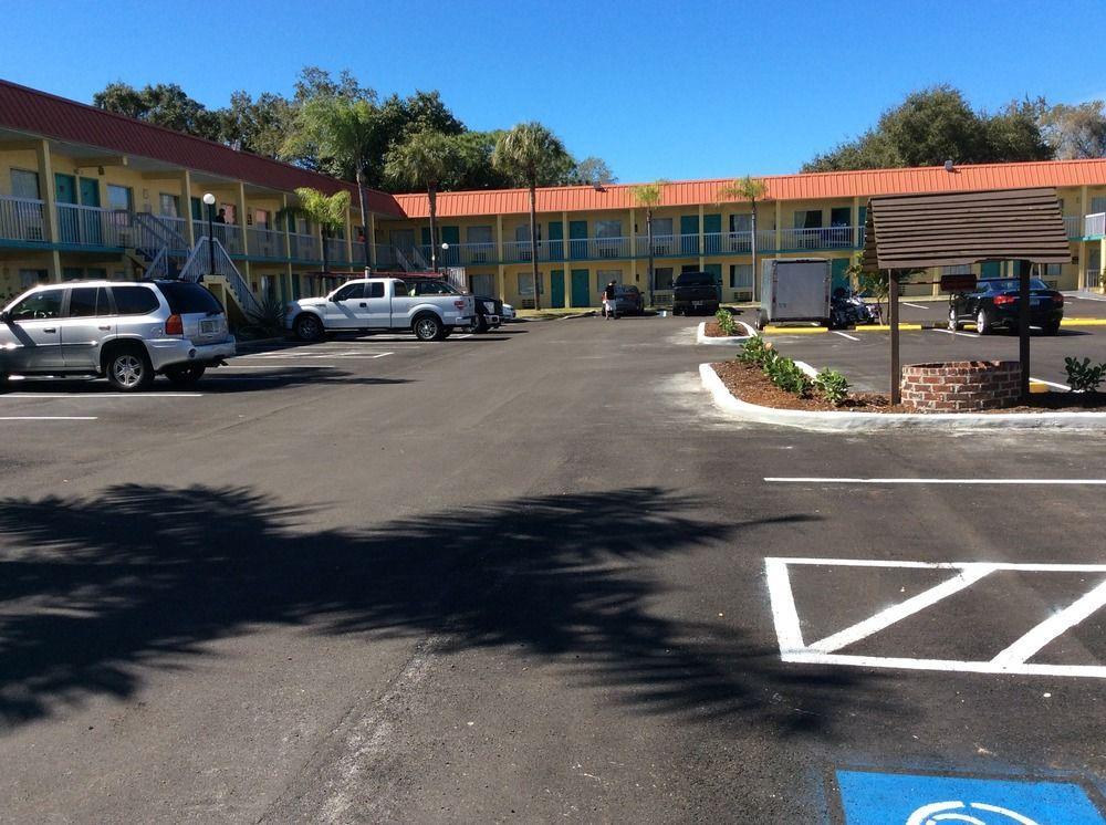 Super 8 By Wyndham Sarasota Near Siesta Key Motel Luaran gambar