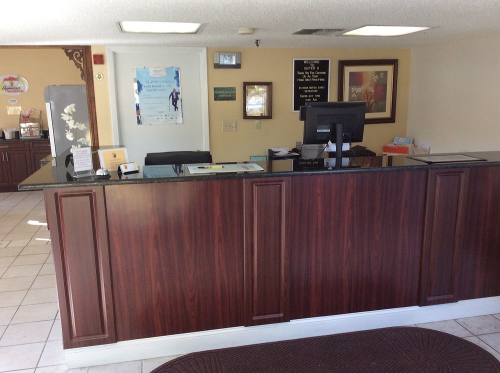Super 8 By Wyndham Sarasota Near Siesta Key Motel Luaran gambar