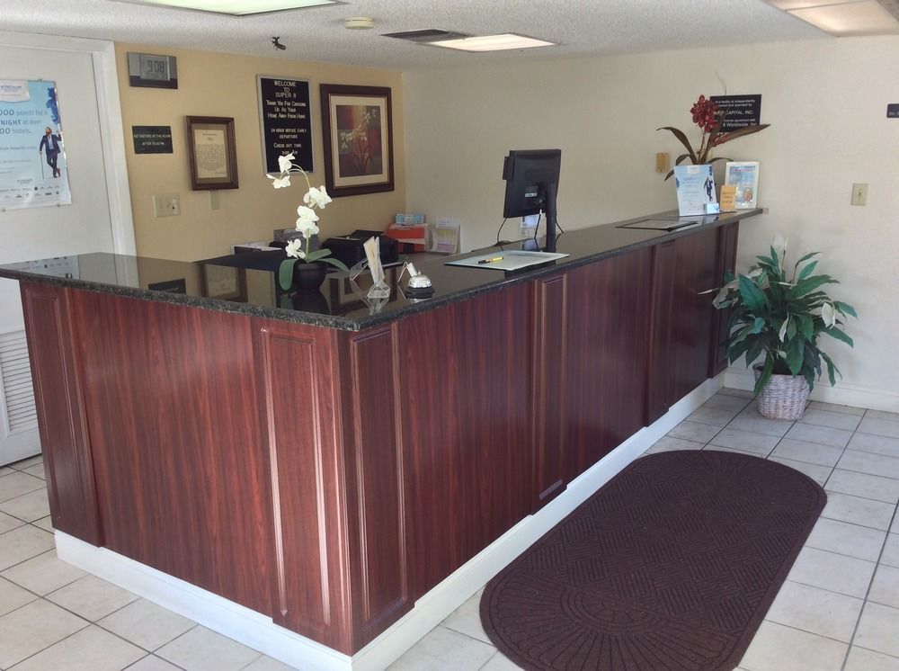 Super 8 By Wyndham Sarasota Near Siesta Key Motel Luaran gambar