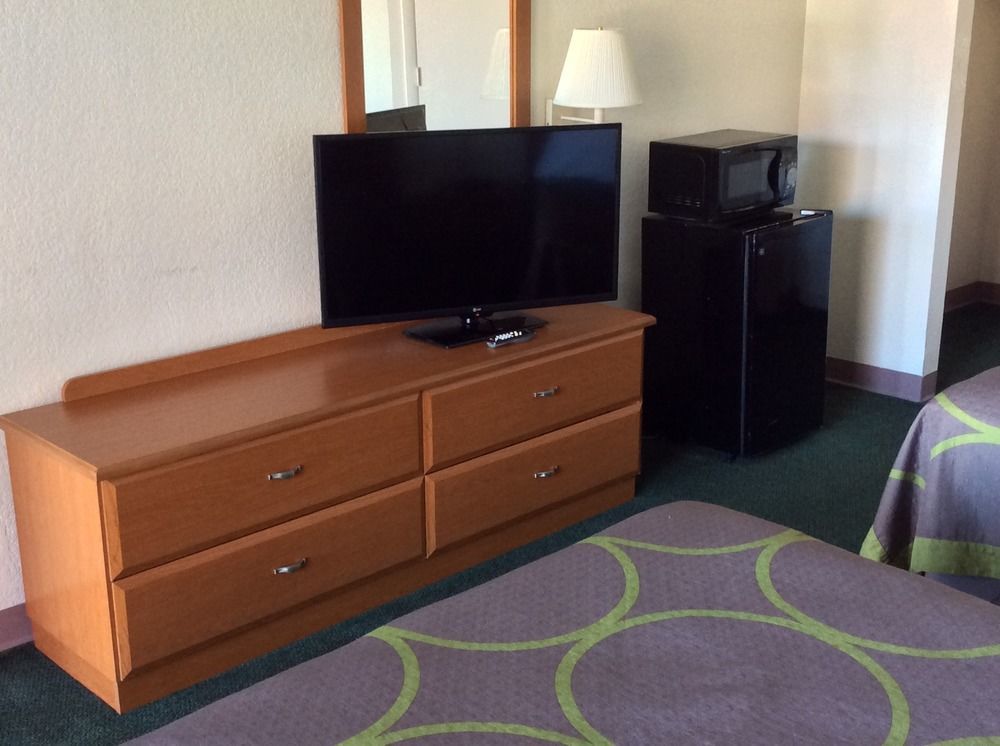 Super 8 By Wyndham Sarasota Near Siesta Key Motel Luaran gambar